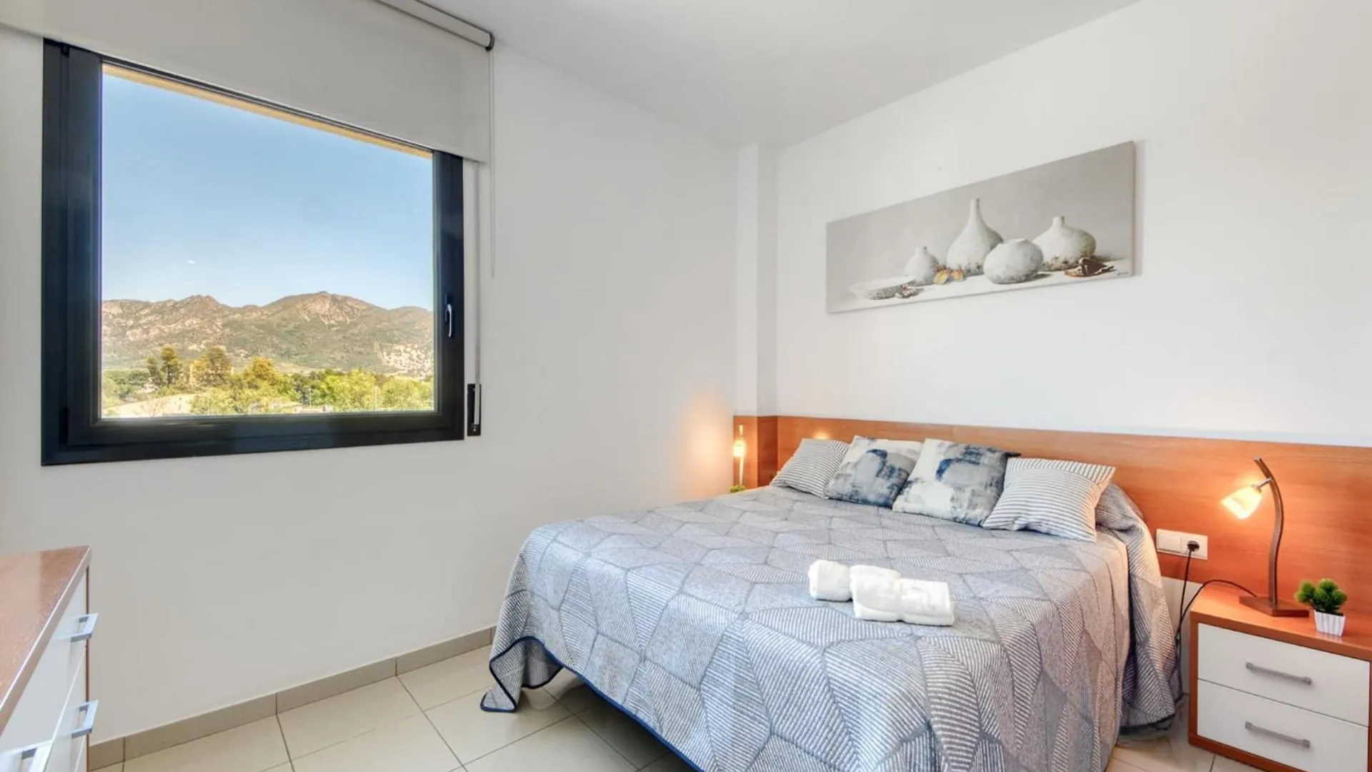 Bright Apartment In Nature Roses 0*,