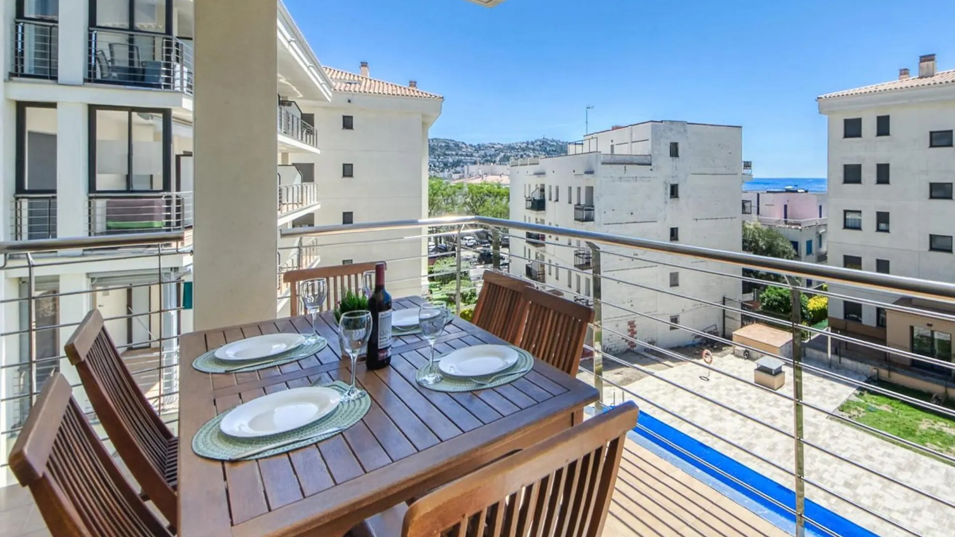 Bright Apartment In Nature Roses Spain