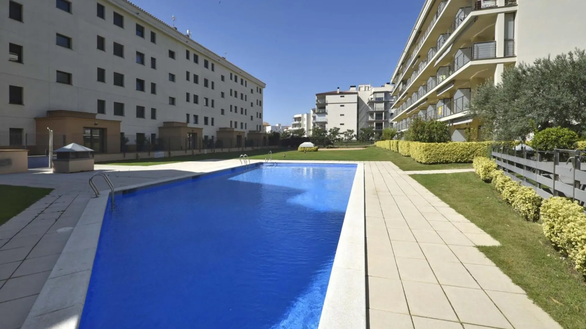 Bright Apartment In Nature Roses 0*,  Spain